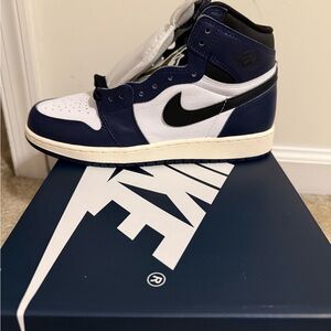 Nike Men's Black and Blue Sneakers